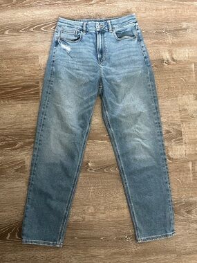 American Eagle Curvy Mom Jean size 6